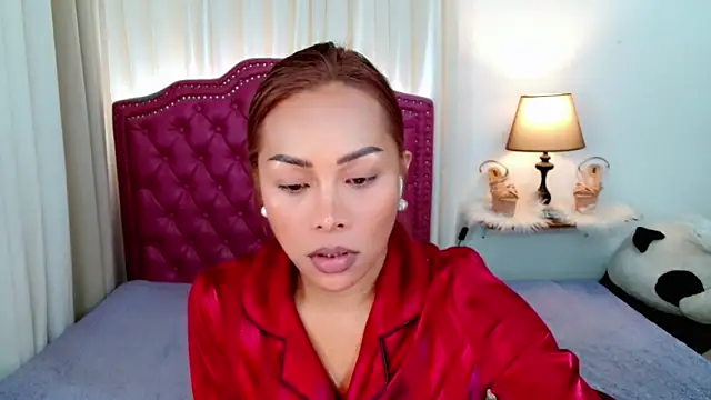 Snapshot of DreamLADYBOY chatting on March 2026 05:00:01 AM DreamLADYBOY online show from March 2026 05:00:01 AM