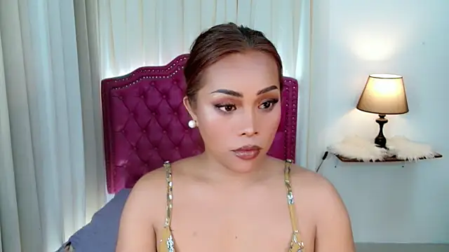 Snapshot of DreamLADYBOY chatting on March 2026 02:28:02 AM DreamLADYBOY online show from March 2026 02:28:02 AM