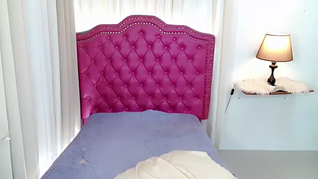 Snapshot of DreamLADYBOY chatting on April 2026 11:32:01 PM DreamLADYBOY online show from April 2026 11:32:01 PM