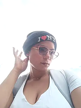 Simone Miller online show from March 2025 04:11:02 PM