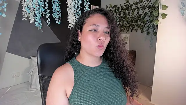 Snapshot of alixon_fiore5 chatting on April 2026 06:58:02 AM alixon fiore5 online show from April 2026 06:58:02 AM