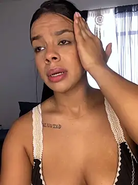 Snapshot of trianawhite chatting on October 2025 03:43:01 PM trianawhite online show from October 2025 03:43:01 PM