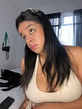 trianawhite online show from February 2026 03:05:02 PM