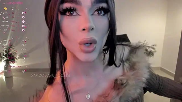 Snapshot of sweetest_bella chatting on November 2025 08:00:01 PM sweetest bella online show from November 2025 08:00:01 PM