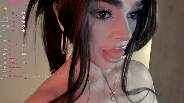 Snapshot of sweetest_bella chatting on November 2025 11:08:02 PM sweetest bella online show from November 2025 11:08:02 PM