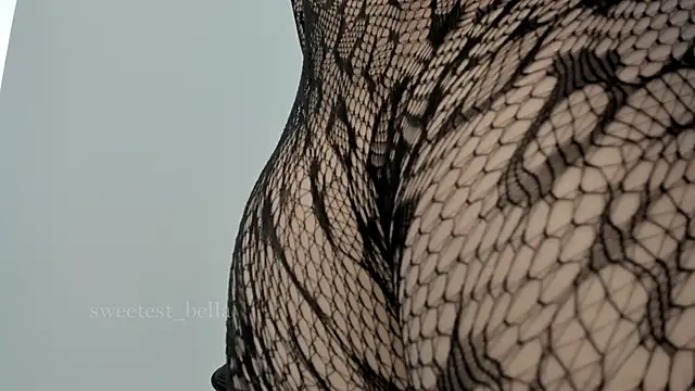 Snapshot of sweetest_bella chatting on April 2026 08:04:01 PM sweetest bella online show from April 2026 08:04:01 PM