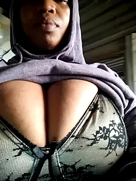 winterqueenx online show from April 2026 05:30:01 AM