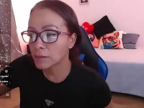 Snapshot of emmily_castro chatting on September 2025 02:17:01 PM emmily castro online show from September 2025 02:17:01 PM
