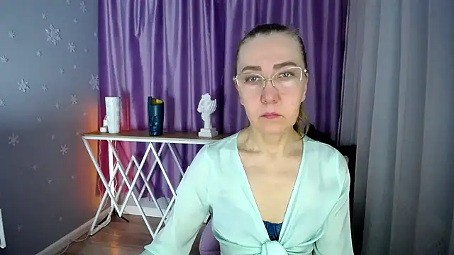 queen a n i online show from January 2025 07:57:01 AM