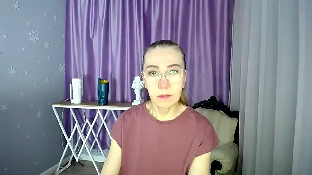 queen a n i online show from February 2025 09:24:01 AM