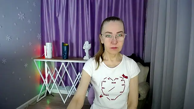 queen a n i online show from February 2025 07:26:01 AM