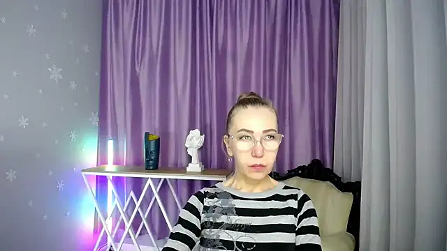 queen a n i online show from September 2025 07:08:01 AM