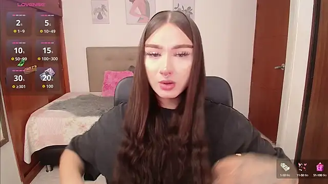 Miley Baker online show from October 2025 03:18:01 PM