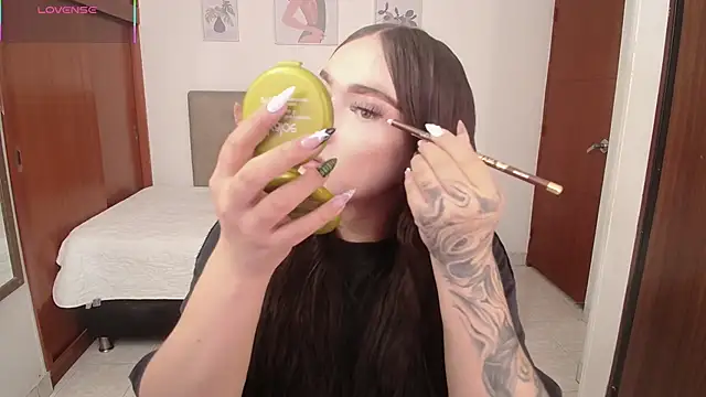 Miley Baker online show from January 2026 02:33:02 PM