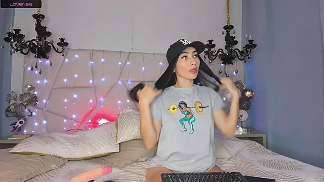 Snapshot of Selenee- chatting on January 2025 04:38:01 PM Selenee- online show from January 2025 04:38:01 PM