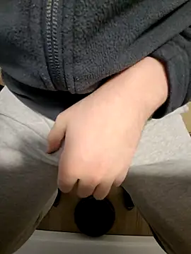 Snapshot of Sissy_Tim chatting on March 2025 08:29:02 AM Sissy Tim online show from March 2025 08:29:02 AM