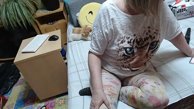 Margaret-milf online show from April 2026 07:58:02 PM