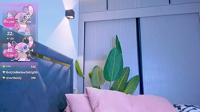 Mia Tin online show from October 2025 02:28:01 PM