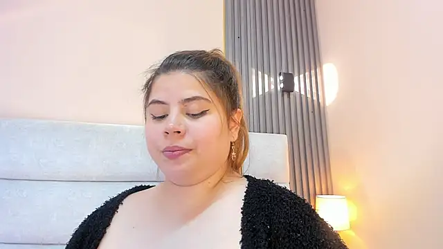 Snapshot of EYMI_TOMSOM chatting on February 2025 06:22:01 PM EYMI TOMSOM online show from February 2025 06:22:01 PM