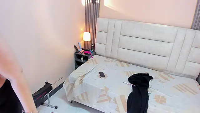 Snapshot of EYMI_TOMSOM chatting on March 2025 11:37:02 AM EYMI TOMSOM online show from March 2025 11:37:02 AM