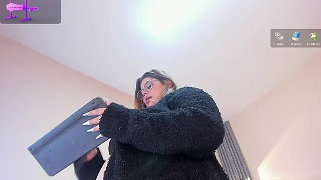 Snapshot of EYMI_TOMSOM chatting on March 2025 02:40:02 PM EYMI TOMSOM online show from March 2025 02:40:02 PM