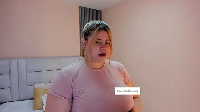 Snapshot of EYMI_TOMSOM chatting on October 2025 10:45:02 AM EYMI TOMSOM online show from October 2025 10:45:02 AM