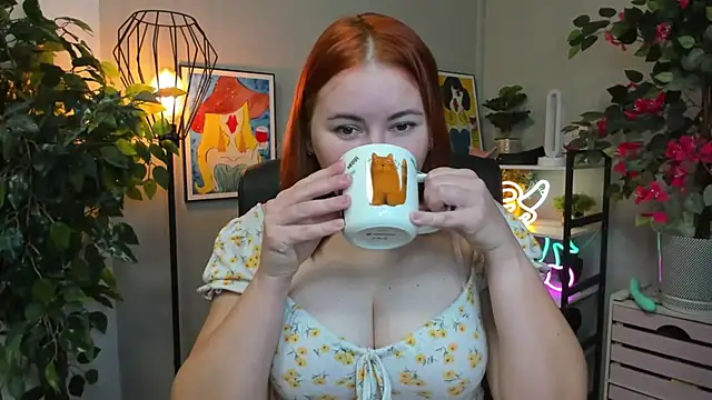 Snapshot of LAYLAxSTAR chatting on October 2025 06:36:01 AM LAYLAxSTAR online show from October 2025 06:36:01 AM