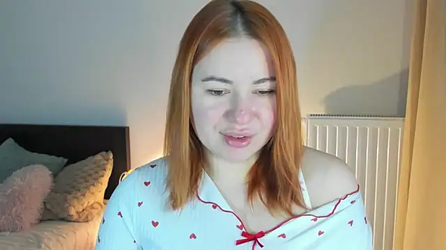 Snapshot of LAYLAxSTAR chatting on November 2025 07:18:01 AM LAYLAxSTAR online show from November 2025 07:18:01 AM