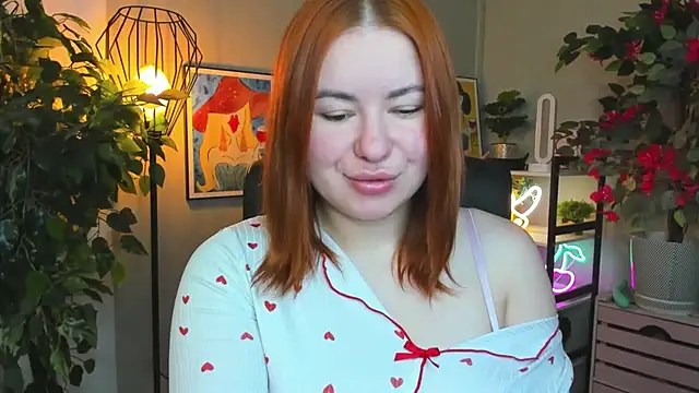 Snapshot of LAYLAxSTAR chatting on December 2025 07:47:01 AM LAYLAxSTAR online show from December 2025 07:47:01 AM