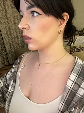 Snapshot of HellMoor chatting on October 2025 01:50:01 AM HellMoor online show from October 2025 01:50:01 AM