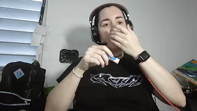 poppergirl69 online show from December 2024 09:02:02 PM