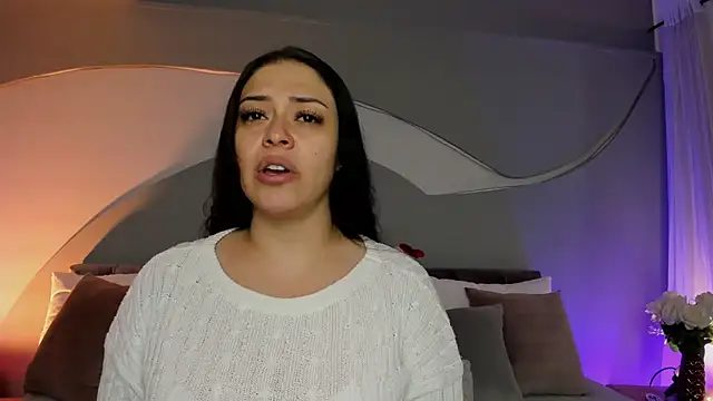 Nicolle W online show from April 2026 11:47:02 AM