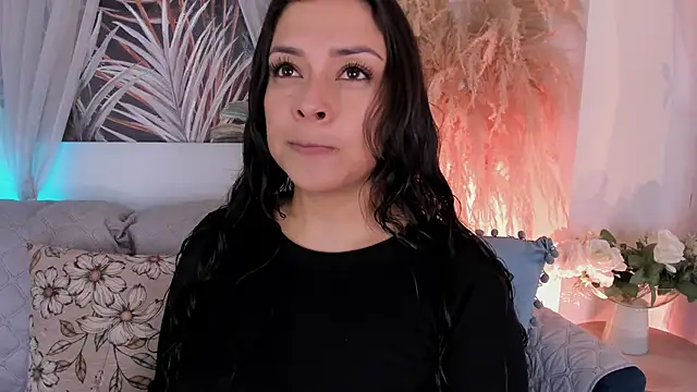 Snapshot of Nicolle_W chatting on June 2026 11:47:02 AM Nicolle W online show from June 2026 11:47:02 AM