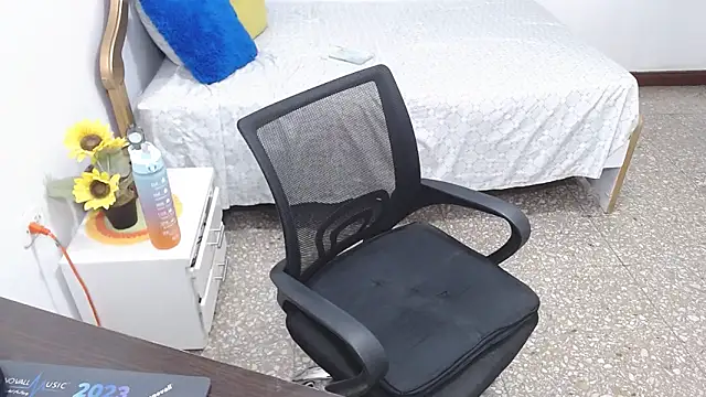 emiliaa hot online show from December 2024 02:21:01 AM