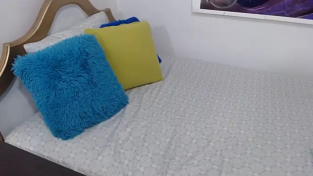 emiliaa hot online show from February 2025 09:26:02 PM