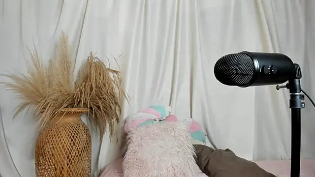 Snapshot of susy_angel chatting on September 2025 01:11:02 PM susy angel online show from September 2025 01:11:02 PM