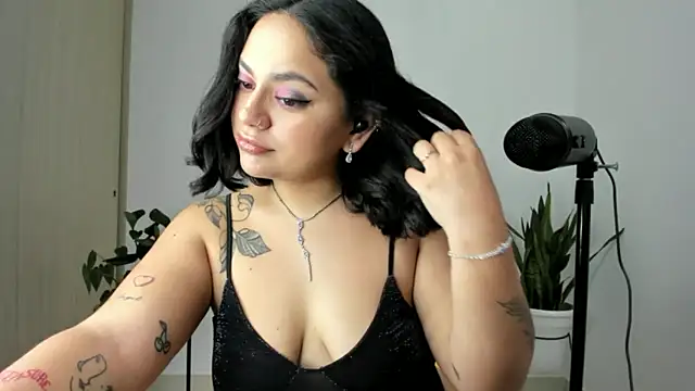 Snapshot of susy_angel chatting on November 2025 07:18:01 PM susy angel online show from November 2025 07:18:01 PM