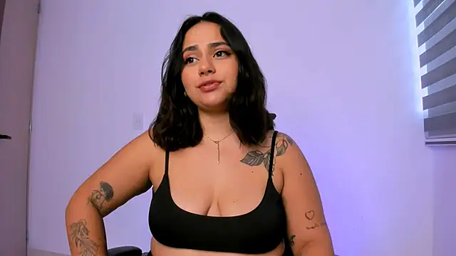 Snapshot of susy_angel chatting on April 2026 10:10:02 PM susy angel online show from April 2026 10:10:02 PM