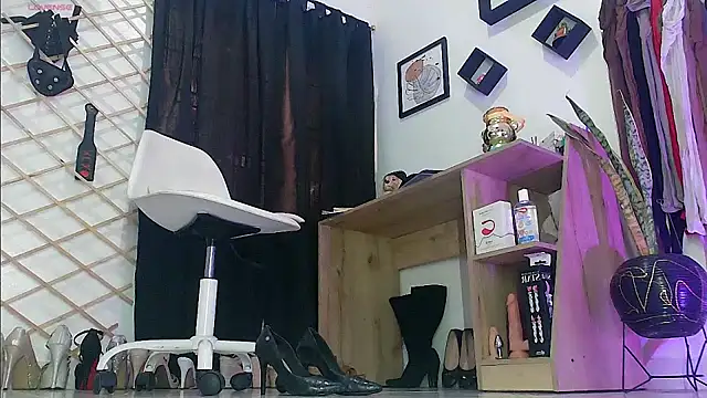 myla sarah online show from April 2026 07:58:01 PM