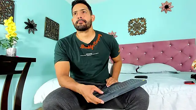 JorsMontero online show from February 2025 12:33:01 PM