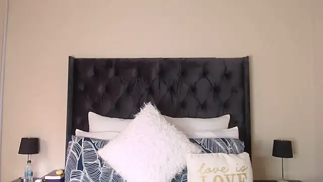 Sexynaughty Gal online show from March 2025 08:38:01 AM