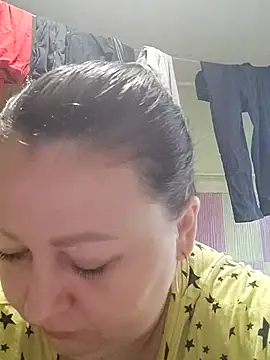 Snapshot of Rini333 chatting on November 2025 10:28:01 AM Rini333 online show from November 2025 10:28:01 AM