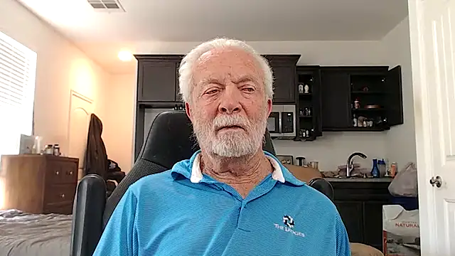 Snapshot of rockpoint69 chatting on April 2026 07:42:01 PM rockpoint69 online show from April 2026 07:42:01 PM