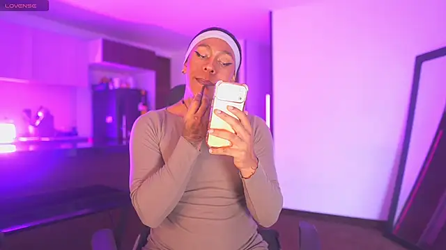 Snapshot of AmberRaus chatting on April 2026 11:27:01 AM AmberRaus online show from April 2026 11:27:01 AM