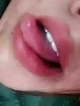 Snapshot of Srishtijain51 chatting on October 2025 08:37:01 AM Srishtijain51 online show from October 2025 08:37:01 AM