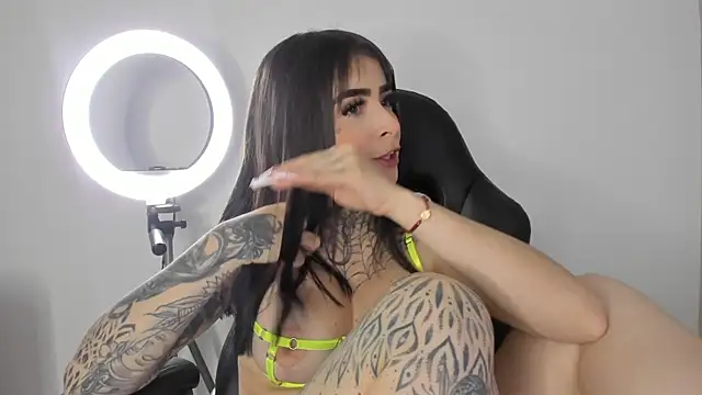 Snapshot of Ally_Snow chatting on February 2025 12:34:01 PM Ally Snow online show from February 2025 12:34:01 PM