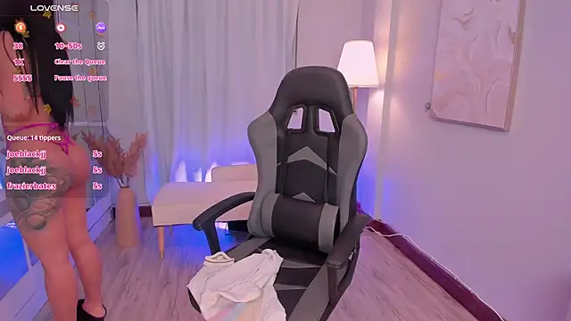 LeahJones  online show from February 2026 07:47:02 AM