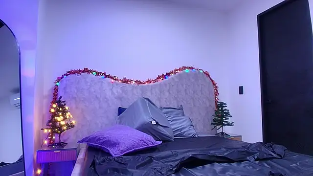 shelsyloreds online show from December 2025 11:52:02 AM