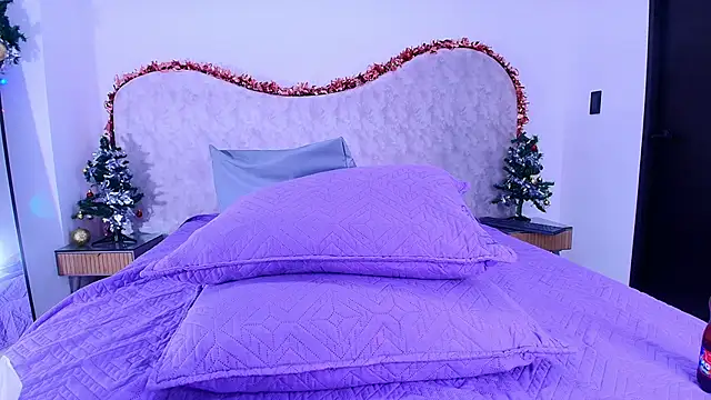 shelsyloreds online show from December 2025 12:00:02 PM