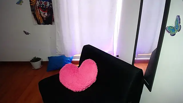 sexylatina001 online show from October 2025 07:46:02 PM